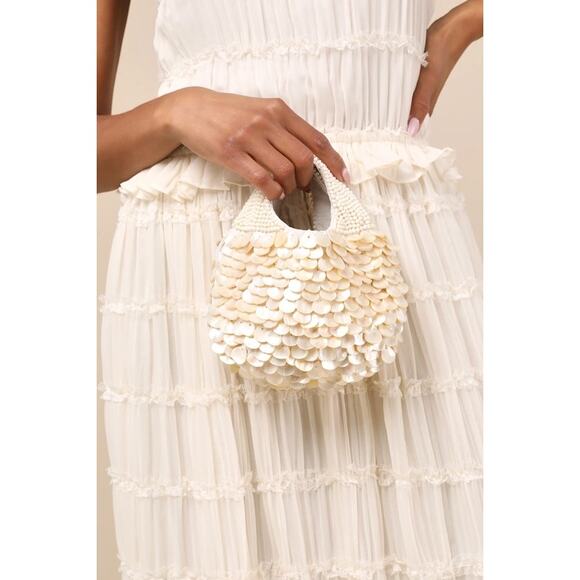 Lulus Handbags - NWT Lulus Alaiza Cream Beaded Shell Mini Handbag w/Chain